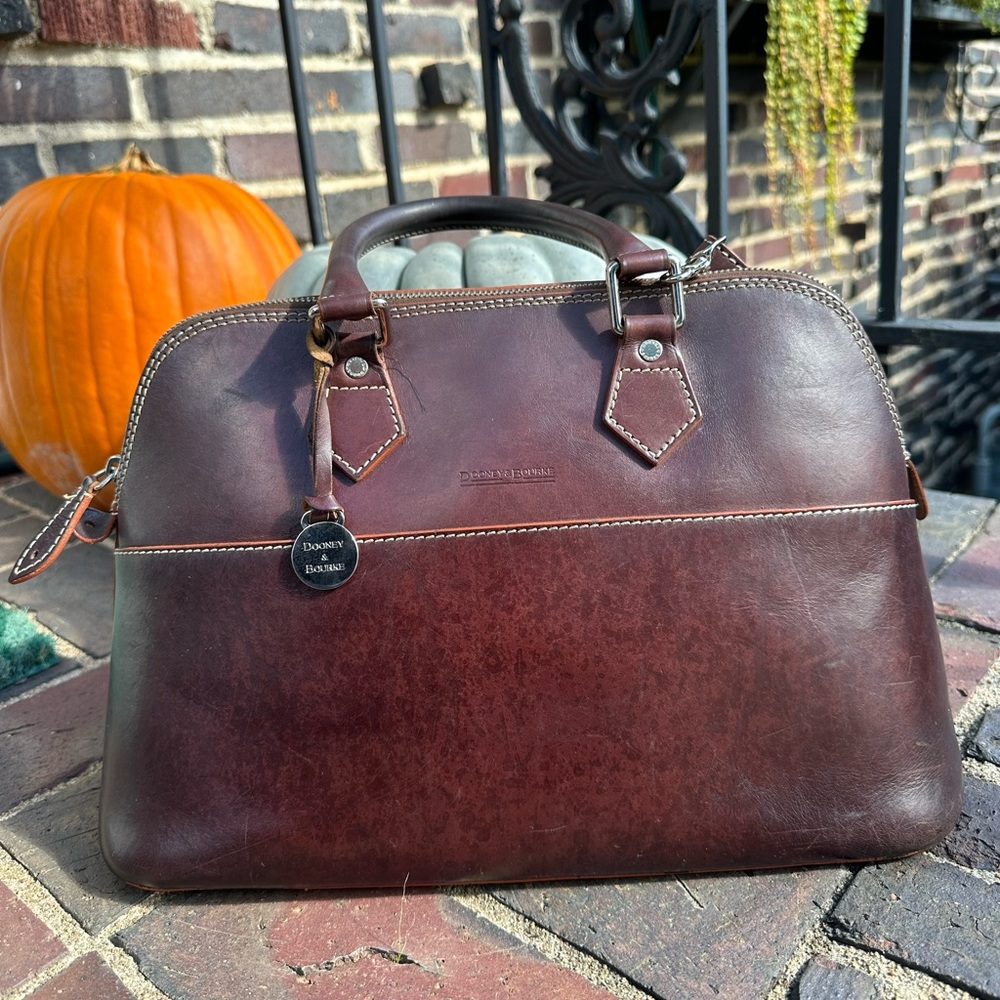 Vintage Dooney & Bourke Alto Zip Zip satchel made in Italy in brown leather